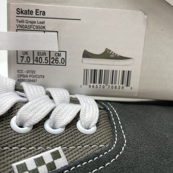 Vans WMNS Skate Era Twill Grape Leaf
VN0A5FC950K
Snea - Picture 16 of 16